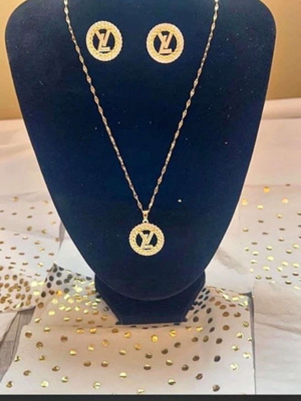 Gold-Tone Pendant Necklace & Earrings Like New